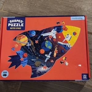 Mudpuppy Outer Space Shaped Puzzle 300 piece puzzle New Sealed Box